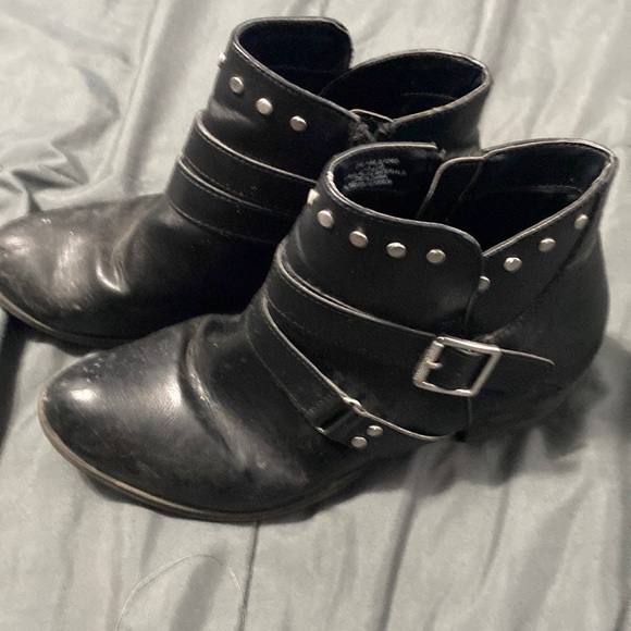 Ankle boots - Picture 1 of 2
